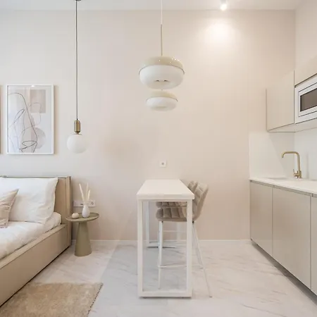 W35- Boutique Apartments, Location By Bqa *